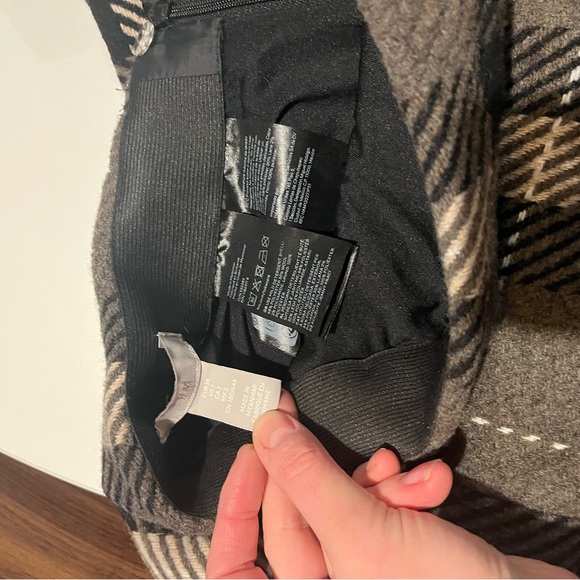 Trendy skirt and blazer set! - Picture 4 of 6